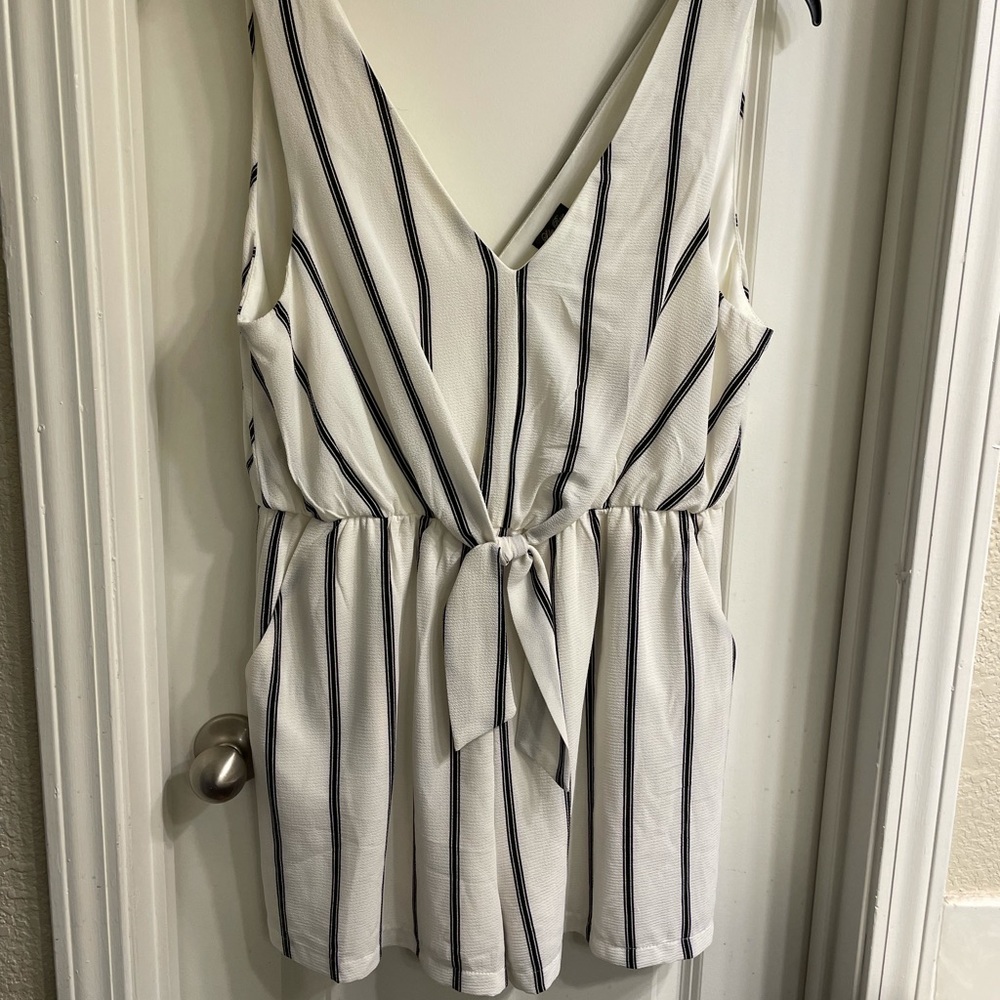 Kohl’s Lily Rose Romper XXL